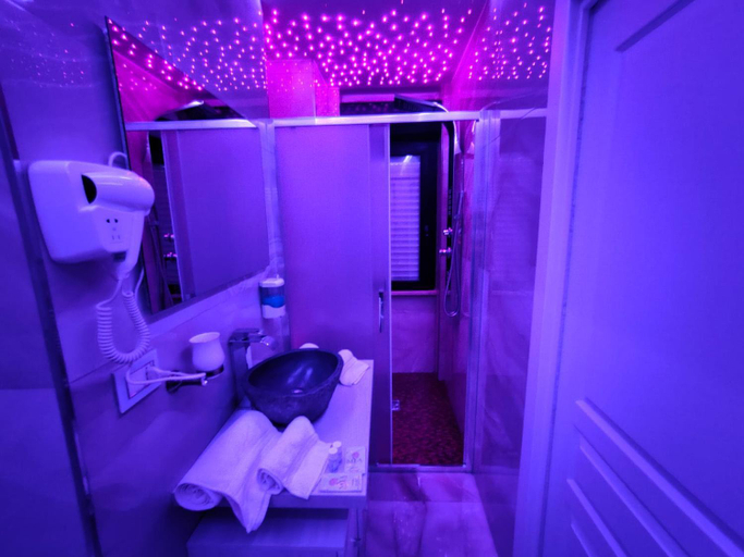 Shower 4, B&B MaisonAlysie, Foggia
