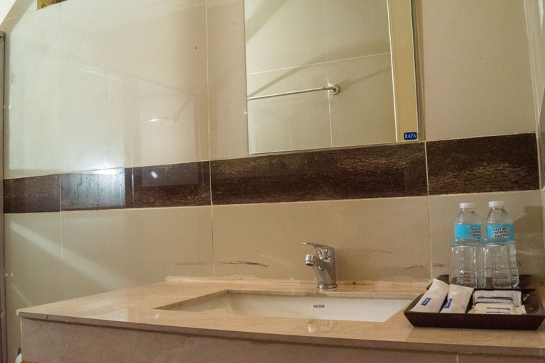 Bathroom 4, Lukay Las Brisas, Malay