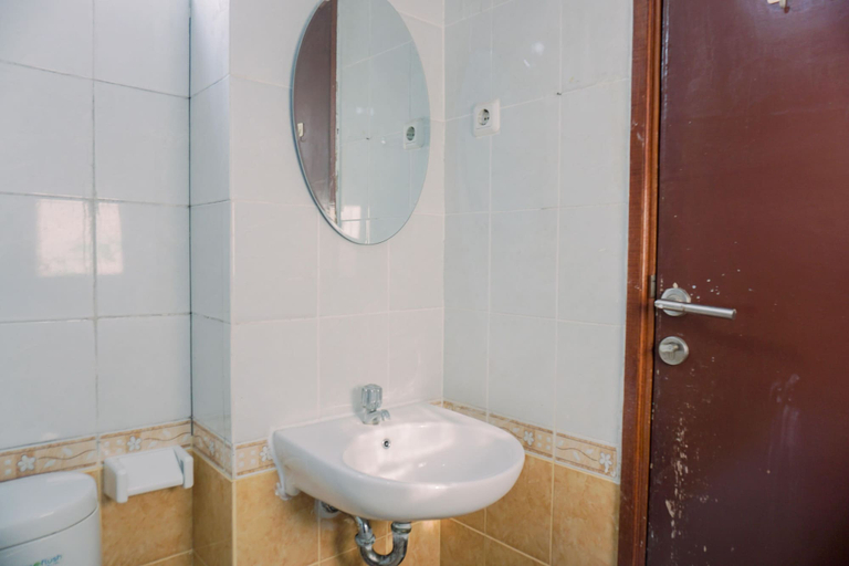 Bathroom 3, Comfortable And Modern 2Br At Grand Palace Kemayoran Apartment, Jakarta Pusat