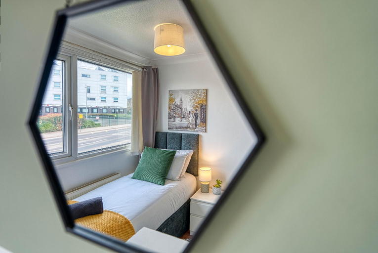 Others 5, The City Link House | Superfast WiFi & Garden, Birmingham