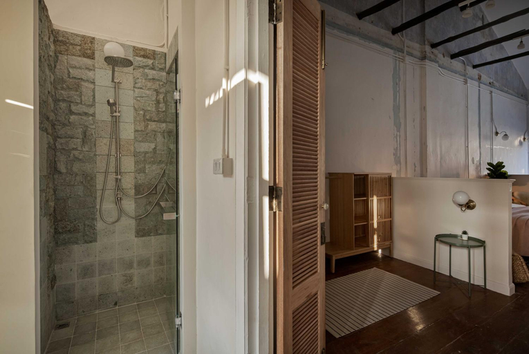 Bathroom 3, 97 Yaowarat - Phuket Old Town, Phuket Island