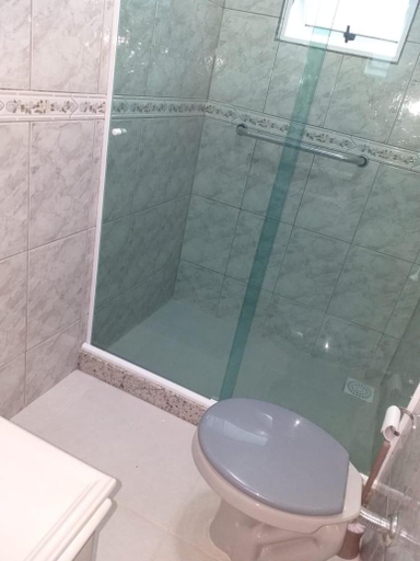 Bathroom 5, Perola de Bombinhas, Bombinhas
