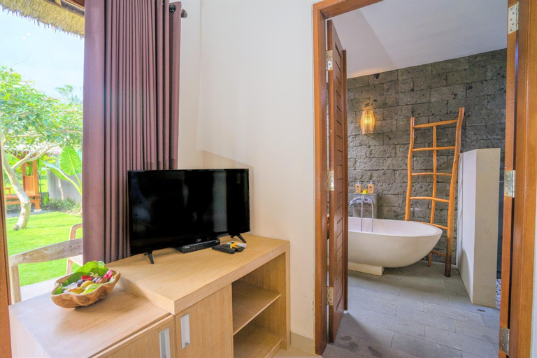 Bathroom 14