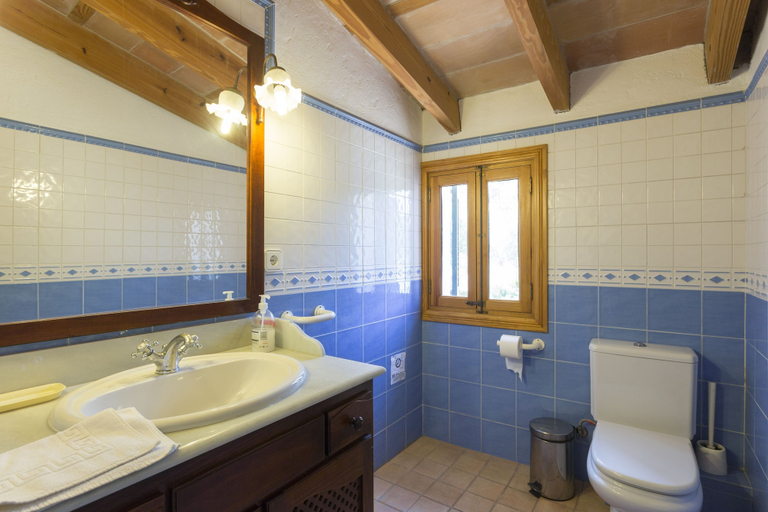 Bathroom 3, Puerto Pollensa Villas and Apartments, Baleares