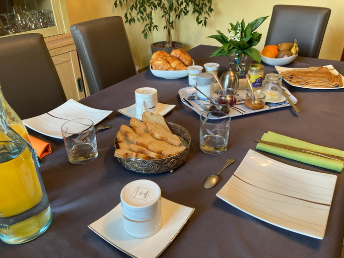 Food & Drinks, Chambre d'hotes de Kermoal-cuisine & salle de bain privees, Finistère