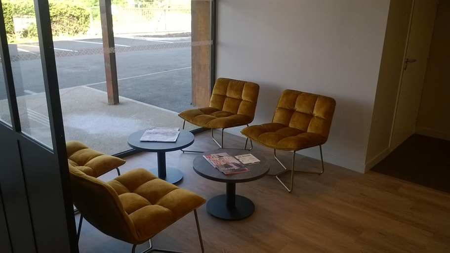 Public Area 3, Aux Ateliers, Doubs
