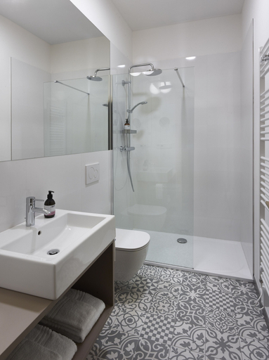 Bathroom 4, Franz BY ZEITRAUM, Praha 1