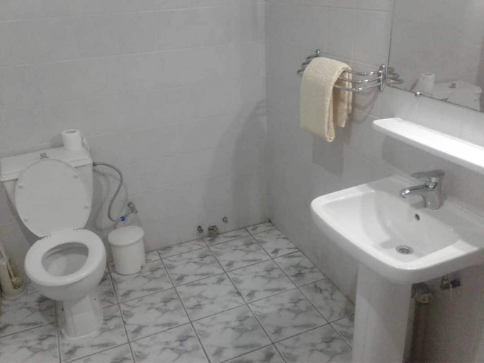 Bathroom 2, Hôtel Saint Jacques - Centre Ville, Pointe Noire