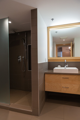 Bathroom 4, Hotel Le Priori, Communauté-Urbaine-de-Québec