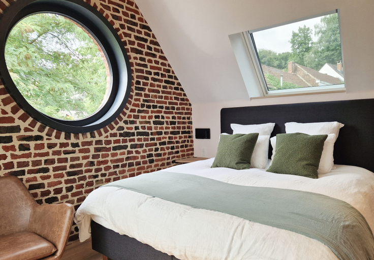 Bedroom 5, Charly 132, Hainaut