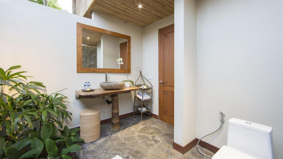 Bathroom 4, Villa Omah Padi Ubud by Adam Jyota Management, Gianyar