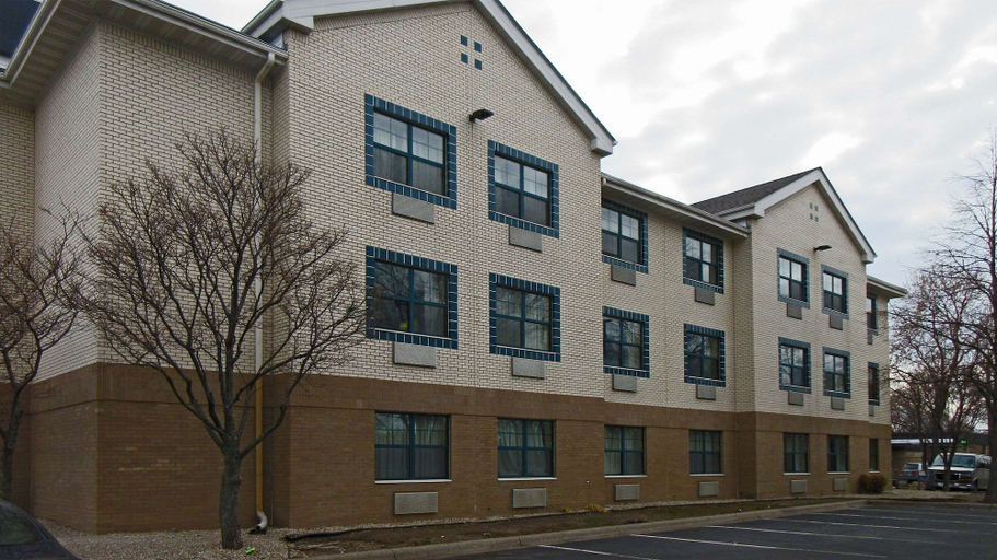 Exterior & Views 2, Suburban Studios Minneapolis Bloomington, Hennepin
