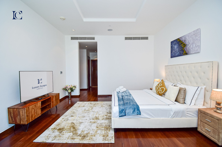 Room 4, Premium 3BR Partial Sea View OCEANA, Dubai