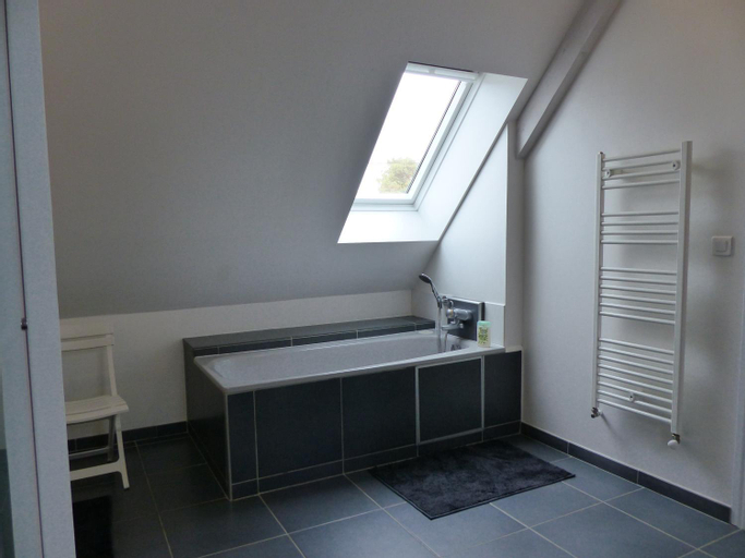 Bathroom 9