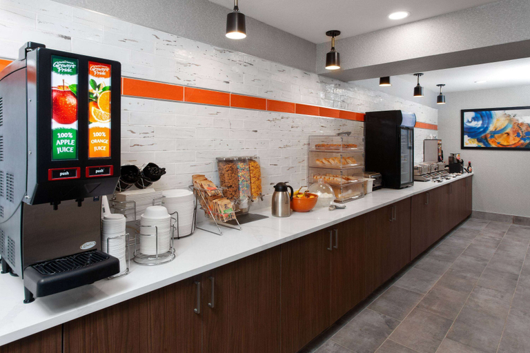 Food & Drinks 5, La Quinta Inn by Wyndham Wausau, Marathon