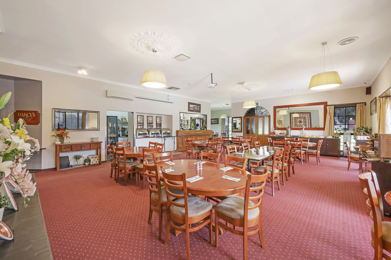 Food & Drinks, COUNTRY PLAZA HALLS GAP, N. Grampians - Stawell