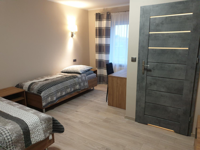 Others 4, motel na stacji paliw, Kołobrzeg