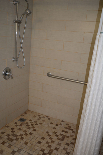 Bathroom 4, Quality Inn & Suites Syracuse - Carrier Circle, Onondaga