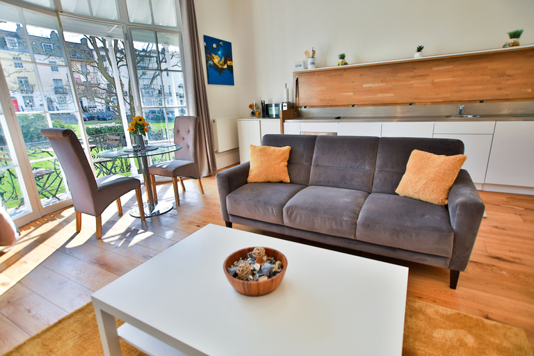 Others 5, 41B Wellington Suites, East Sussex