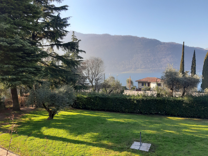 Others 3, Villa leiani b&b, Brescia