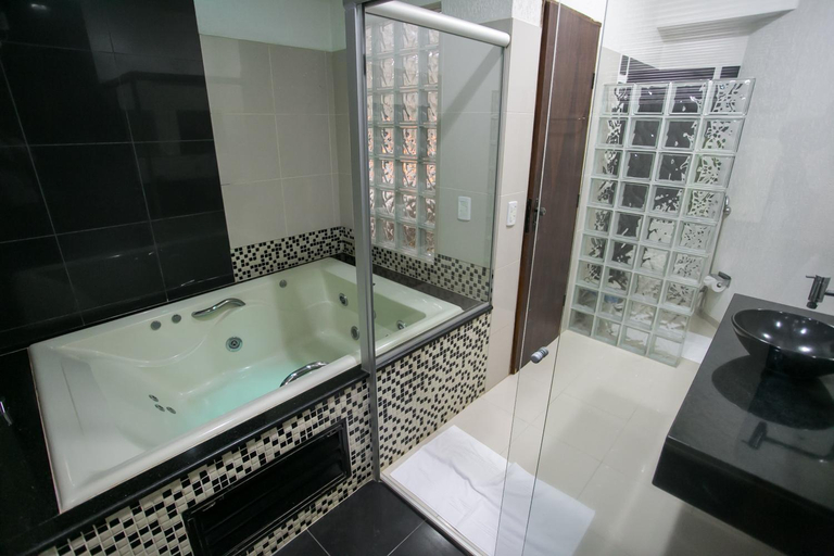 Bathroom 4, BALSAS PREMIER HOTEL, Balsas