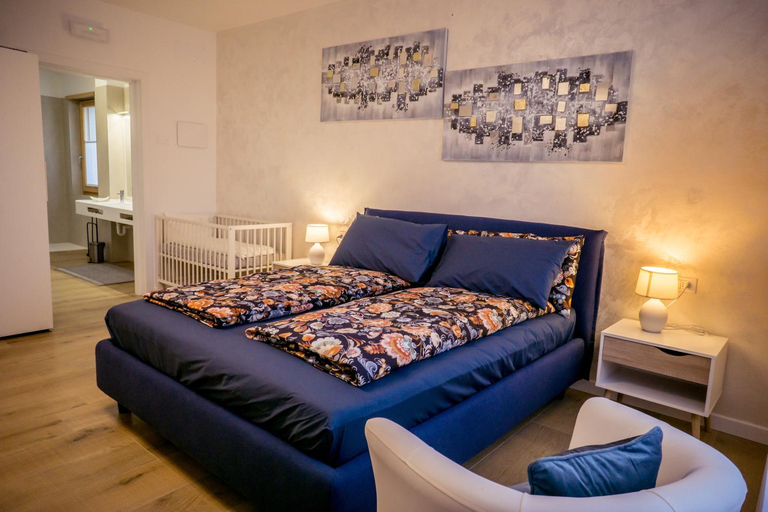 Bedroom 2, Maison Lira, Belluno