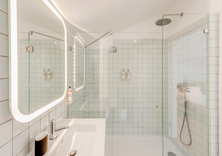Bathroom 4, Mouzinho da Silveira Unique Apartments, by Oporto Collection, Porto