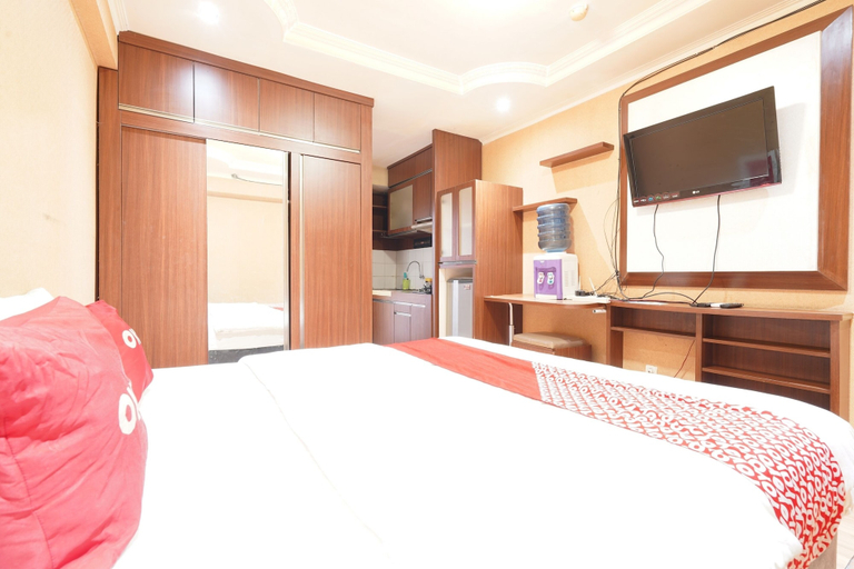 Bedroom 2, OYO 93545 Gateway Cicadas Apartment By Barbie Homestay, Bandung
