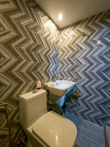Bathroom 4, DAYA FARM AND ADVENTURE, Banaybanay
