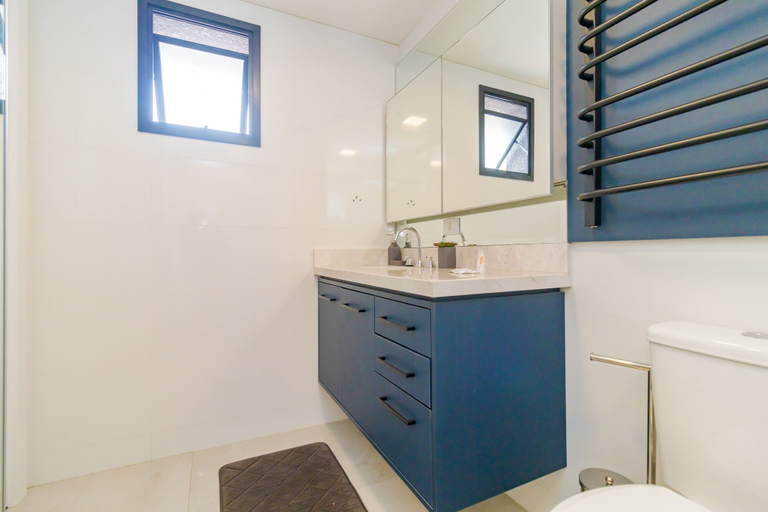 Bathroom 3, All You Need, Curitiba