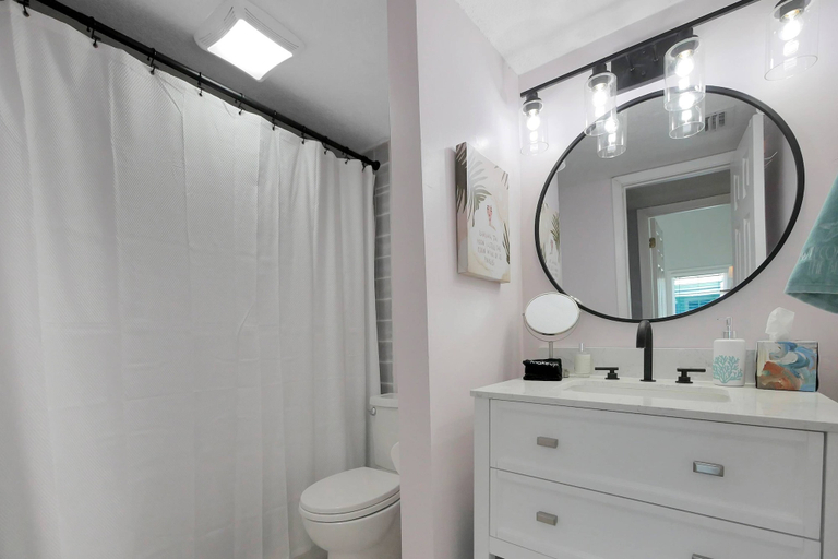 Bathroom 4, Casa de Luna Cresciente, Saint Johns