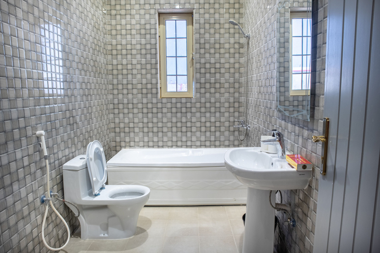 Bathroom 3, Luxury and Modern Hotel Apartments in Mudhainib, Al Madinah Al Munawwarah
