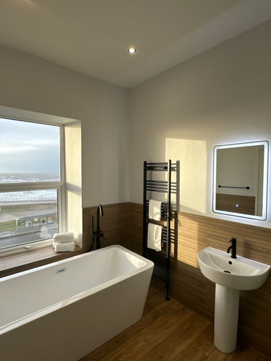 Bathroom 3, The Balmoral Hotel, Blackpool