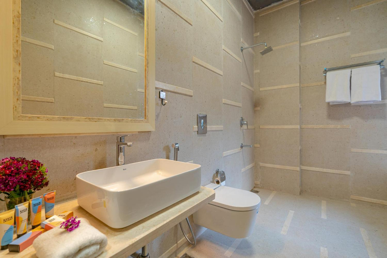 Bathroom 2, StayVista at Sage Scenery, Udaipur