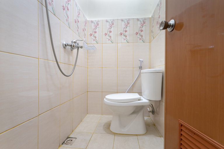 Bathroom 3, OYO Life 3003 Wisma Handayani Syariah, Gunung Kidul