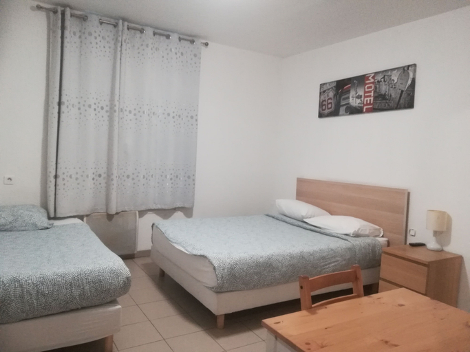 Bedroom 2, HOTEL ARISTIDE VAUBAN, Seine-Saint-Denis