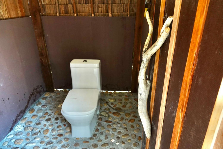 Bathroom 3, Lily's Riverhouse, Sihanoukville