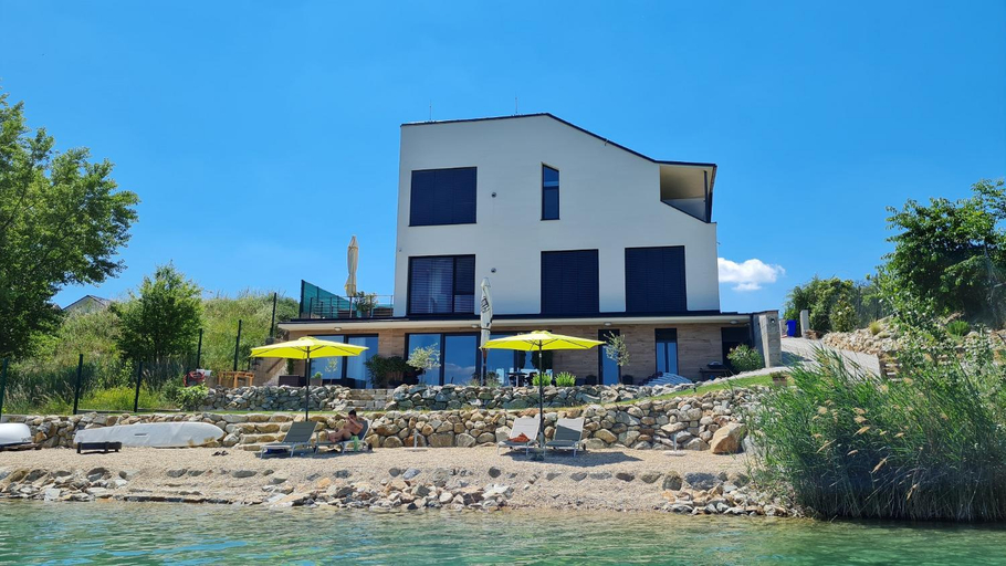 Others 5, Vila FERIE, Senec