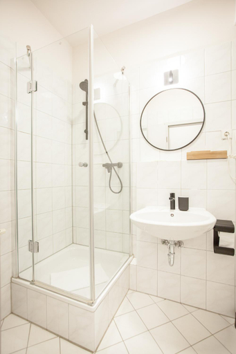 Bathroom 3, TM Hotel Dusseldorf, Düsseldorf