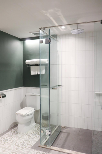Bathroom 7