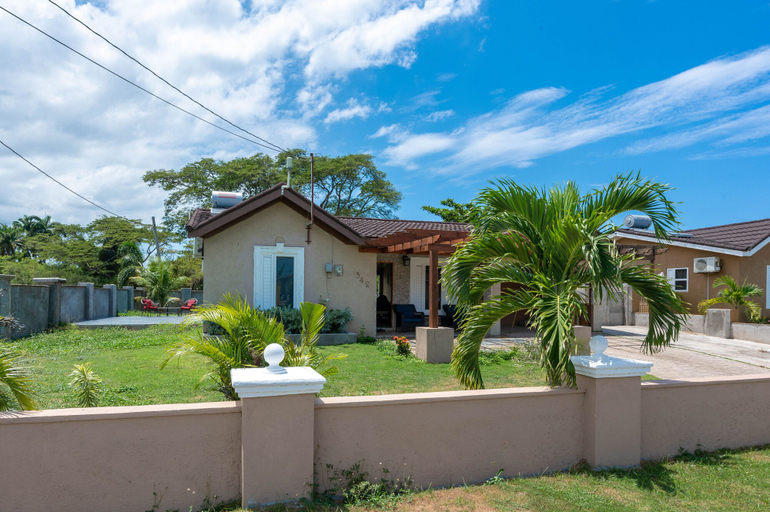 Exterior & Views, Trove Manor