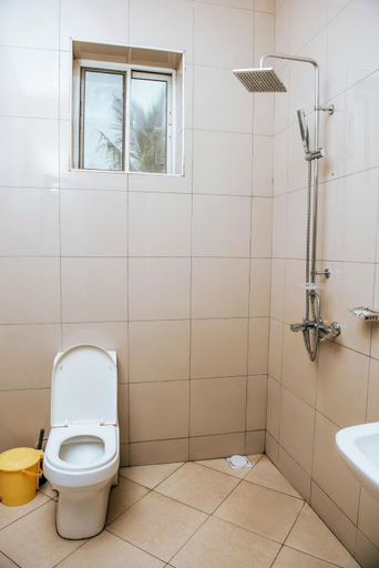 Bathroom 4, Airport Transit Lodges, Ilala