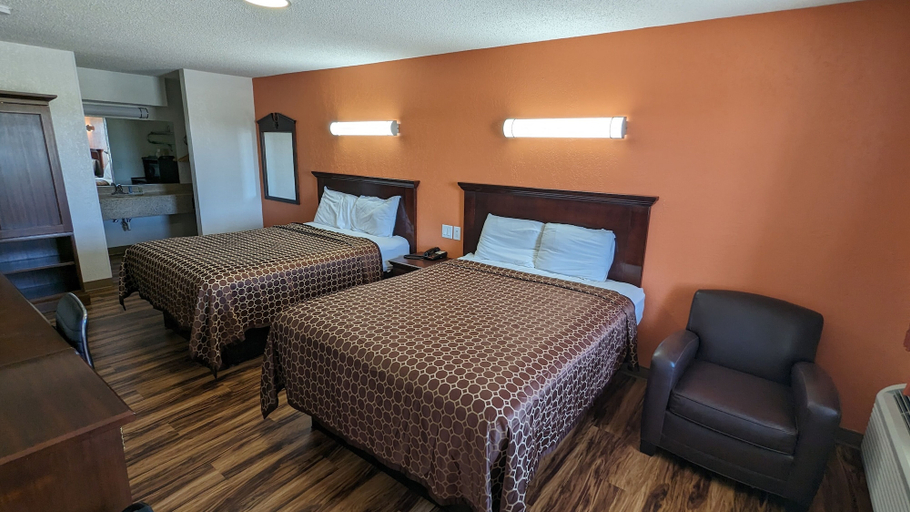 Bedroom 2, Hillcrest Inn & Suites, Ozona