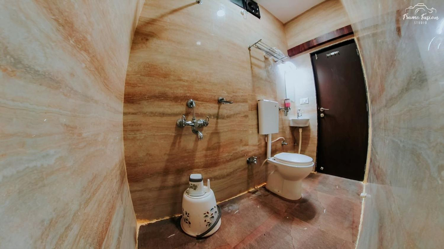Bathroom 3, BAJAJ'S KARWAN INN, Bastar