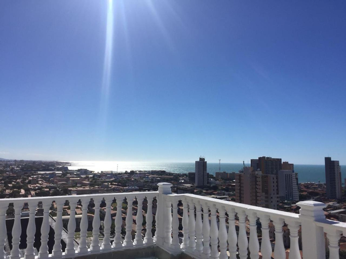 Exterior & Views 17