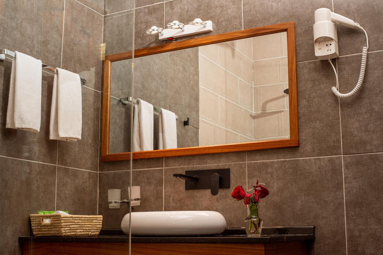 Bathroom 5, Forest Hill Hotel, Arusha