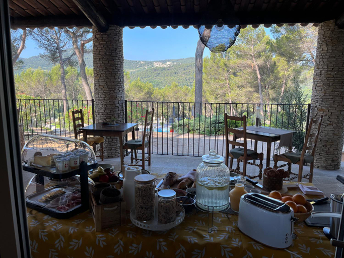 Food & Drinks 4, Hotel La Pinede, Vaucluse