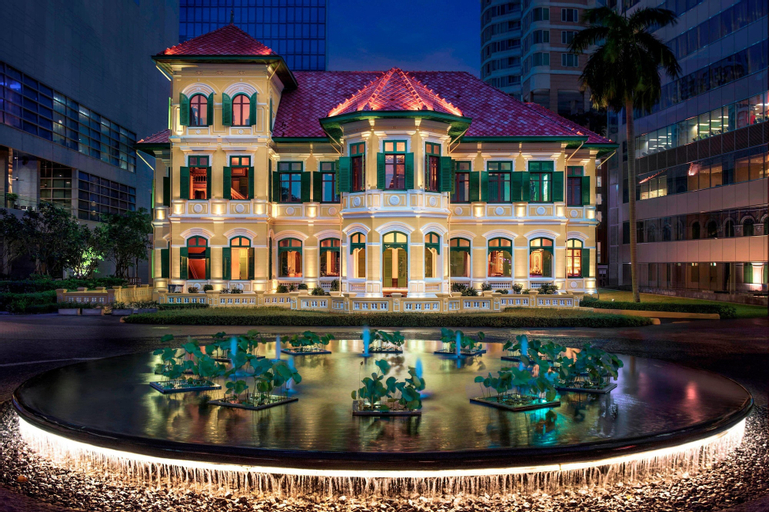 Exterior & Views 23