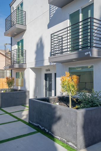 Exterior & Views 2, Normandie Hostel, Los Angeles