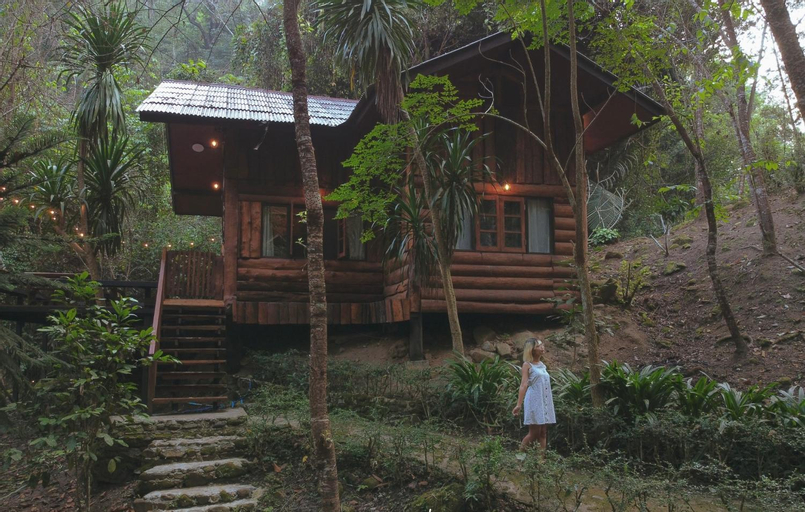 Exterior 7